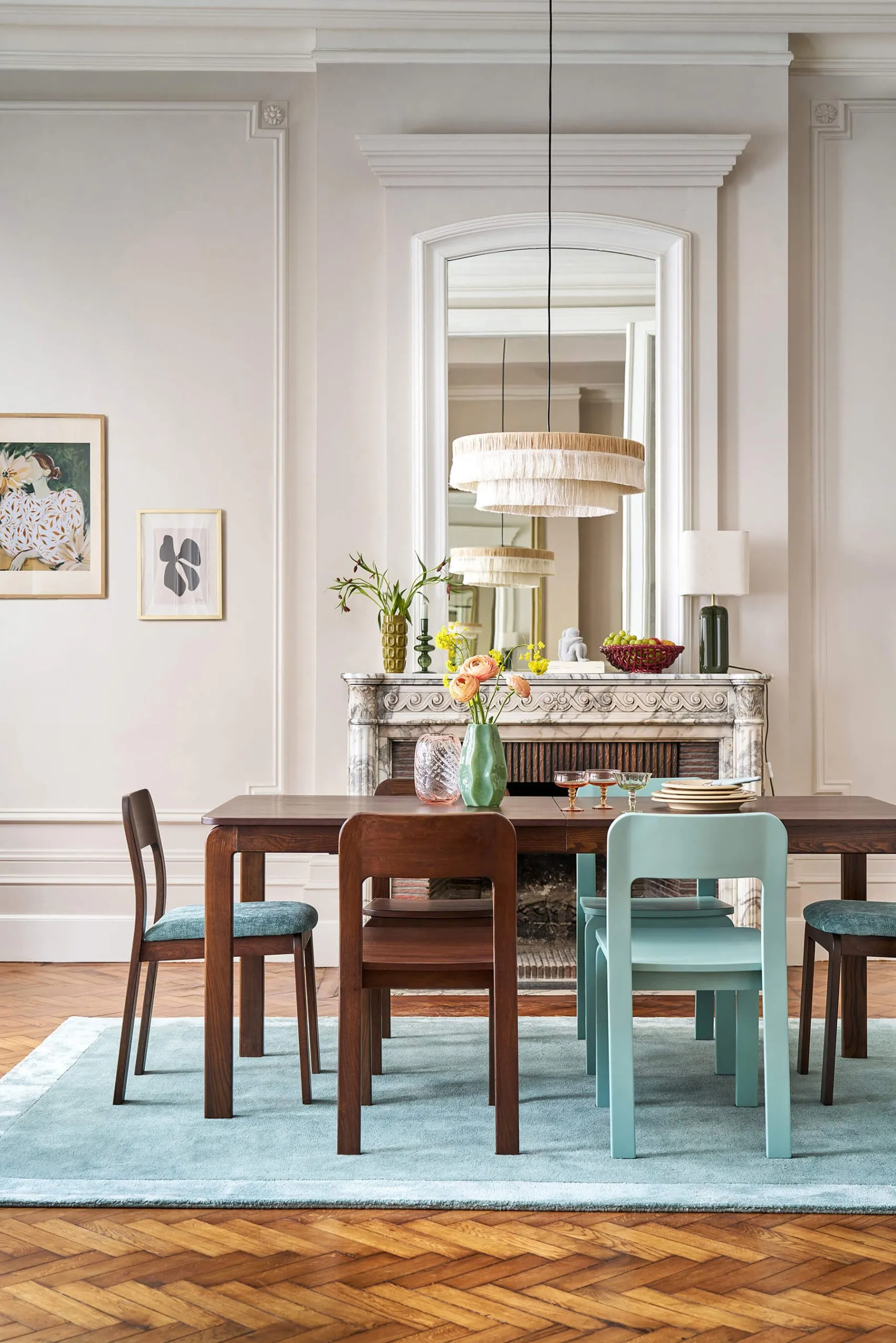 salle à manger appartement haussmannien cheminée en marbre