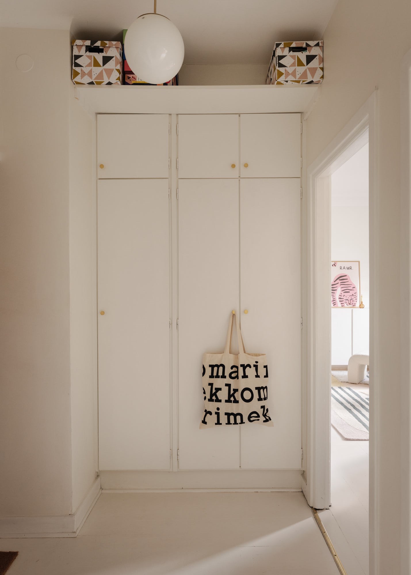 entrée studio 33m2 décoration scandinave beige entrée studio 33m2 décoration scandinave beige