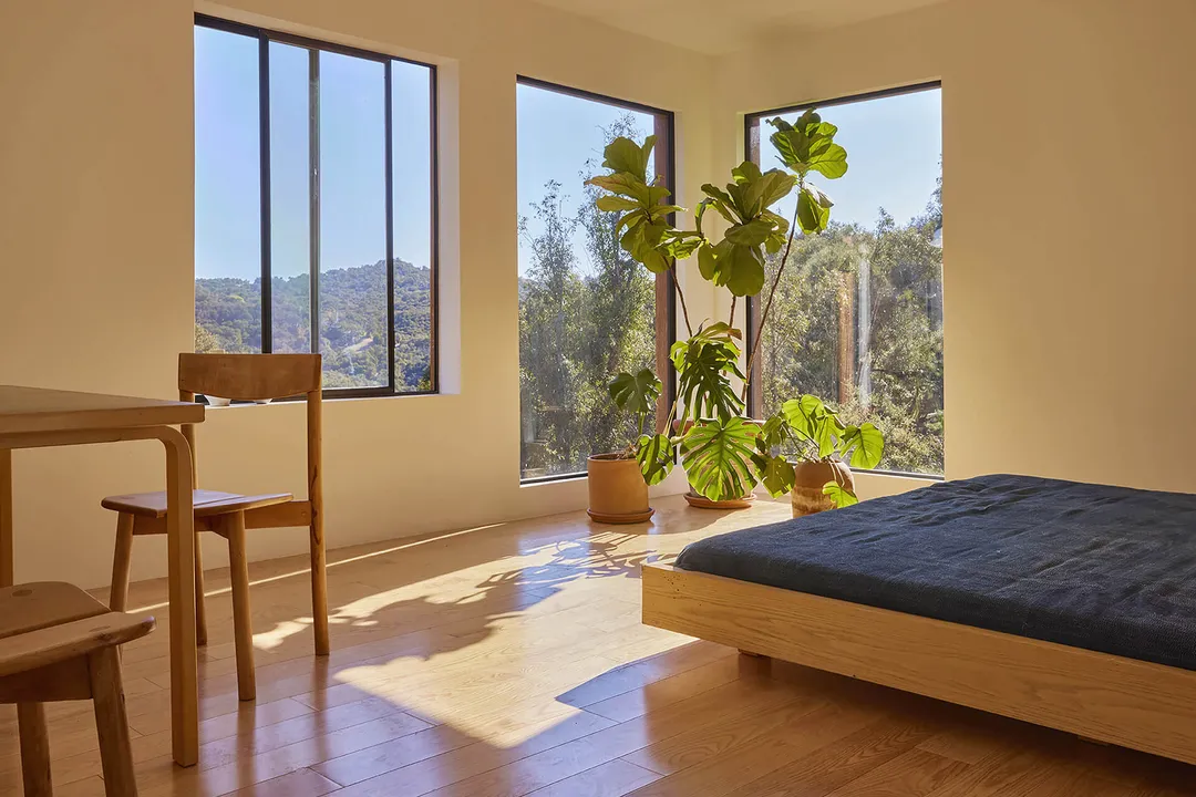 chambre avec baies vitrées maison Sea Ranch Californie