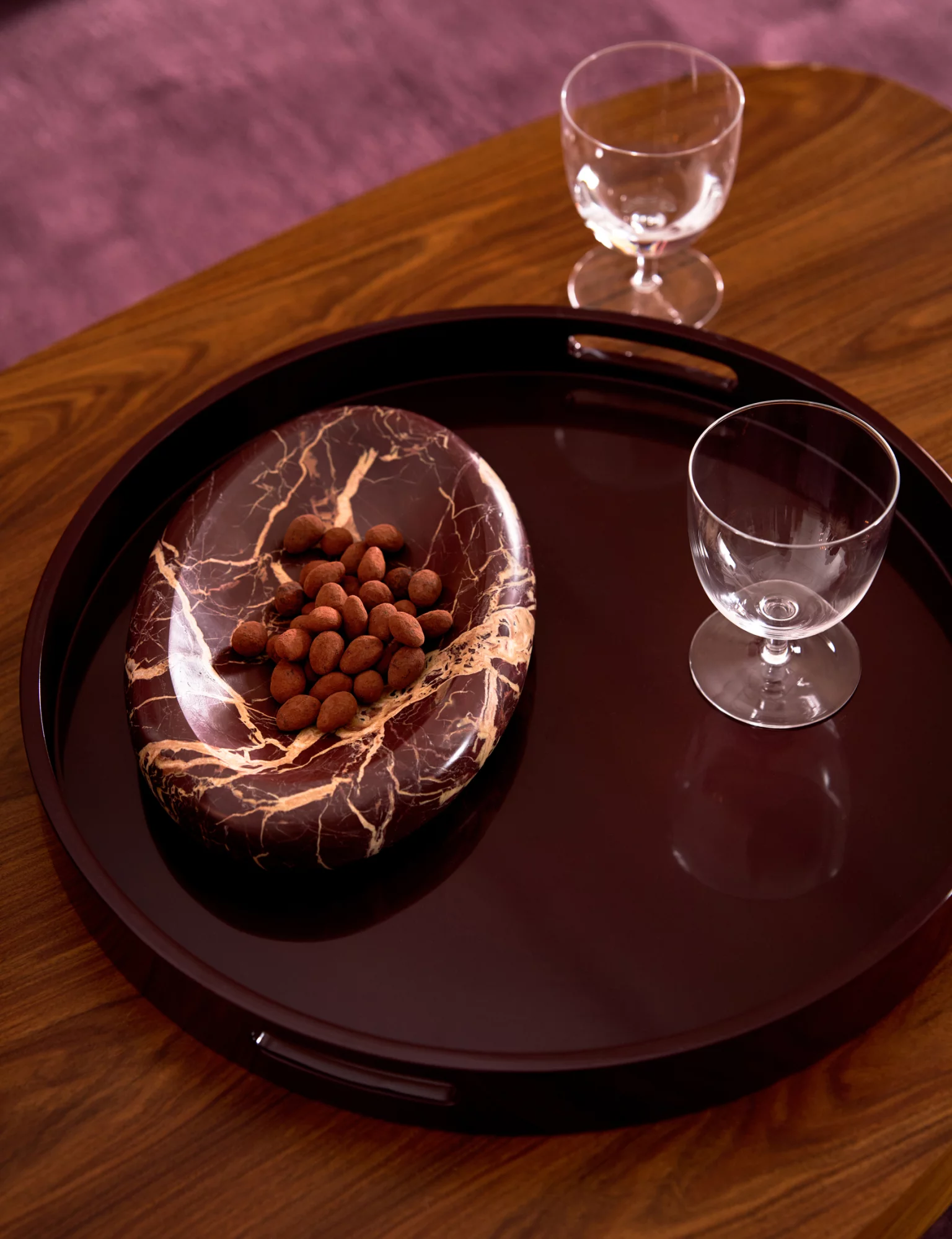 plateau laqué bordeaux catalogue Noël AM PM 2025 La Redoute