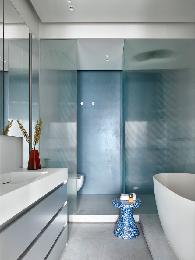 salle de bain bleue et blanche décoration design par Buro11 salle de bain bleue et blanche décoration design par Buro11