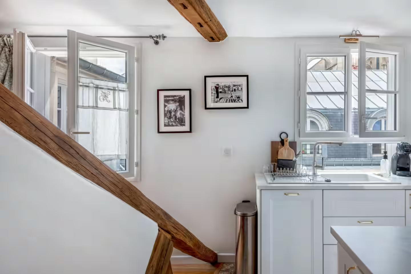 cuisine avec poutres appartement Paris proche Saint-Eustache