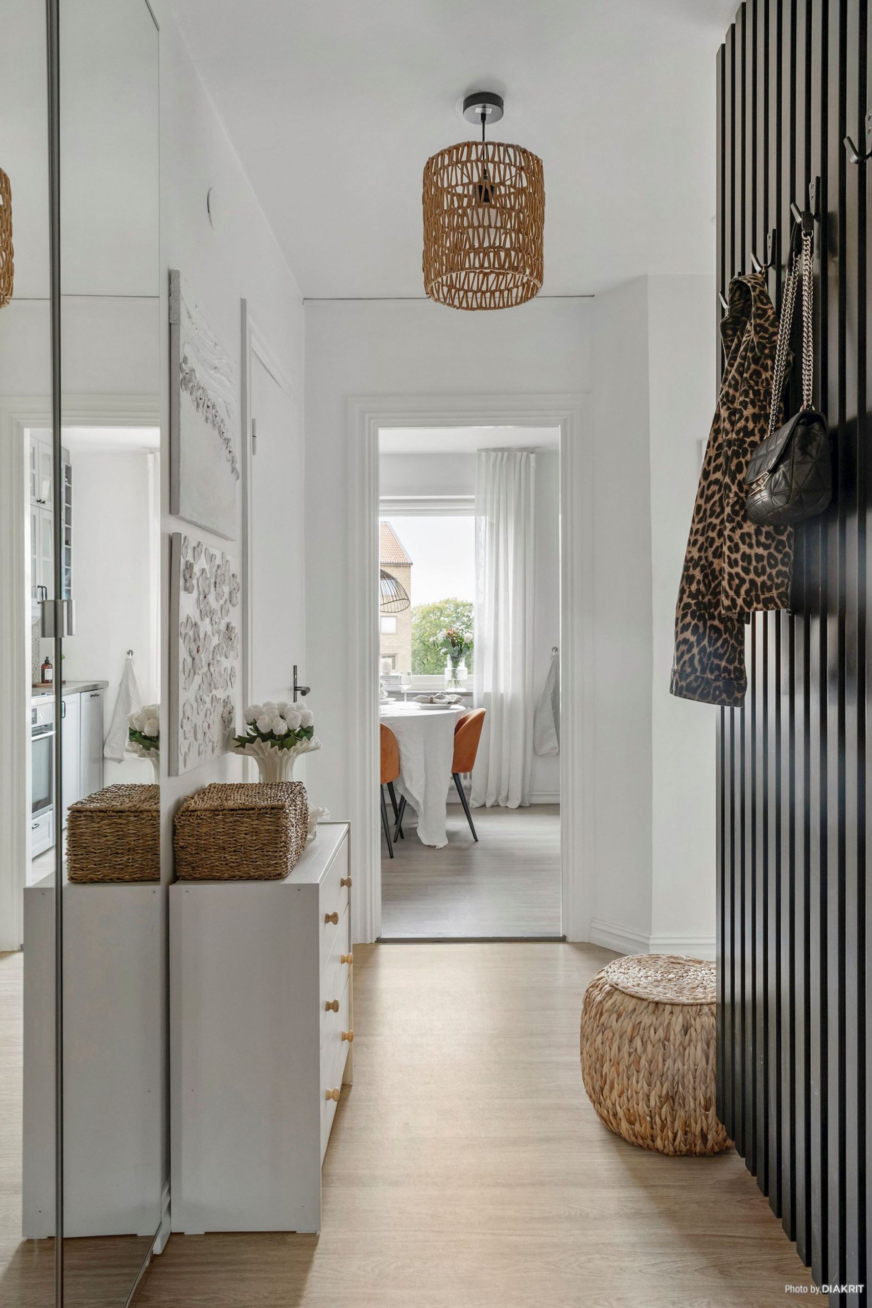 entrée studio 41m2 décoration blanche scandinave entrée studio 41m2 décoration blanche scandinave
