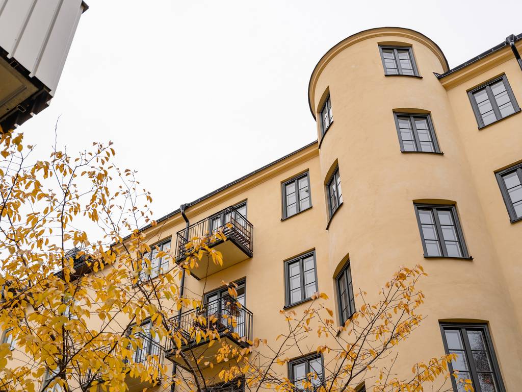 immeuble ancien façade jaune Stockholm