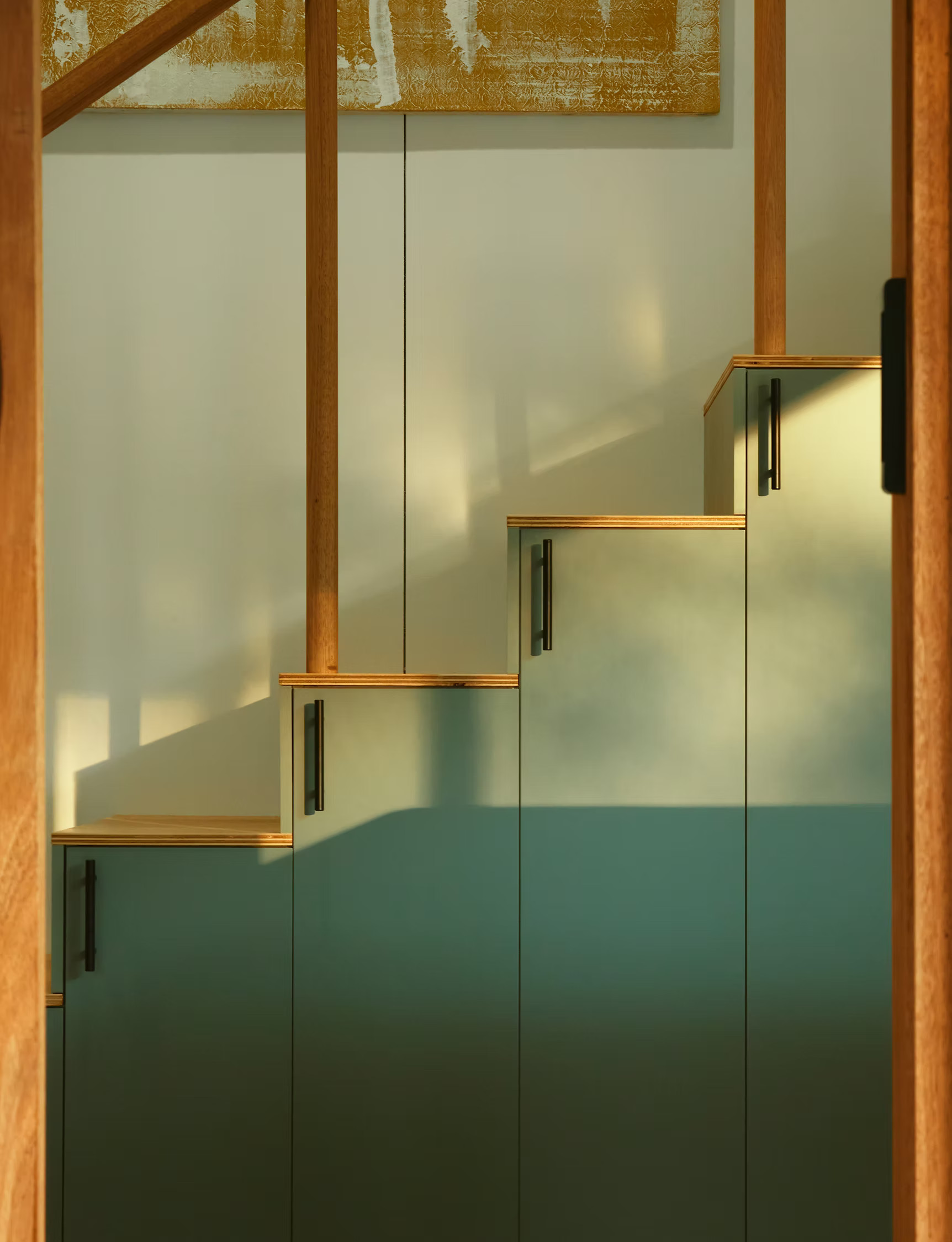 escalier avec rangements intégrés mini maison mobile Caladenia Forest Creek Tinies escalier avec rangements intégrés mini maison mobile Caladenia Forest Creek Tinies