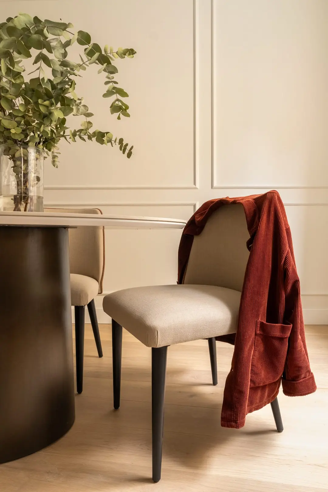 salle à manger beige décoration contemporaine