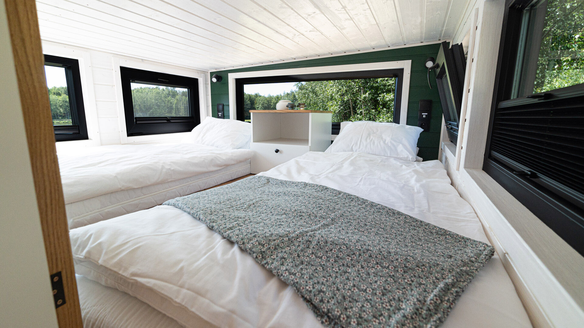 chambre sur mezzanine mini maison mobile par MobiHouse livrable en France chambre sur mezzanine mini maison mobile par MobiHouse livrable en France