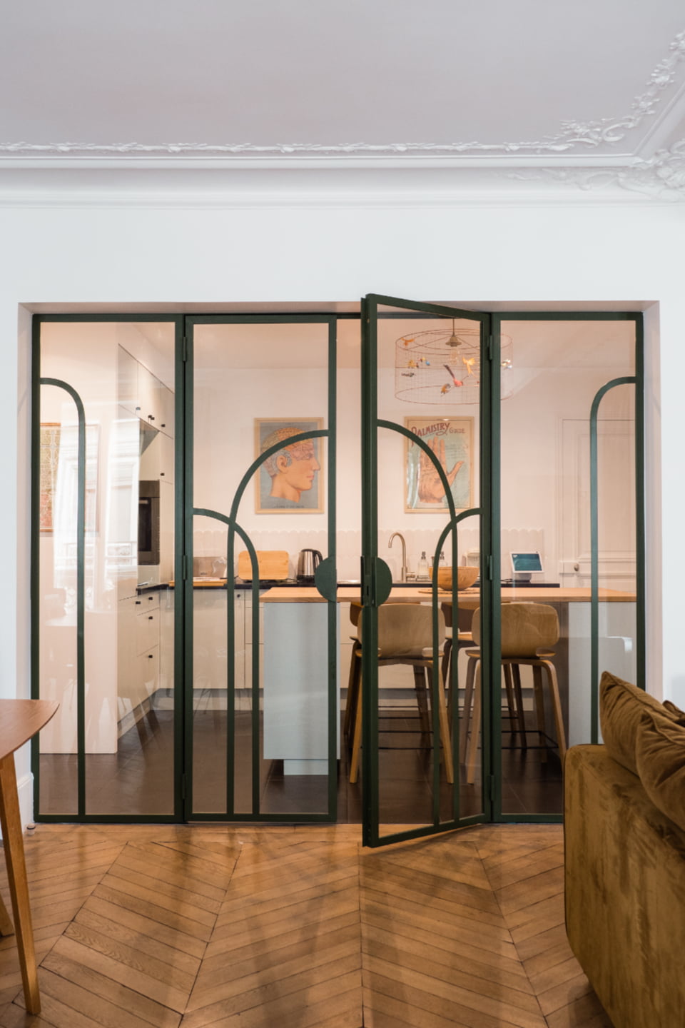 cuisine avec verrière art déco appartement haussmannien Paris cuisine avec verrière art déco appartement haussmannien Paris