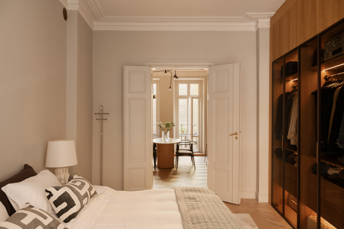 chambre avec dressing portes en verre décoration beige contemporaine et chic chambre avec dressing portes en verre décoration beige contemporaine et chic