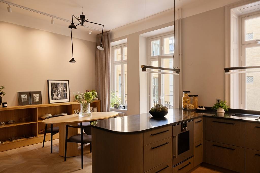 cuisine ouverte et salle à manger décoration beige contemporaine et chic cuisine ouverte et salle à manger décoration beige contemporaine et chic