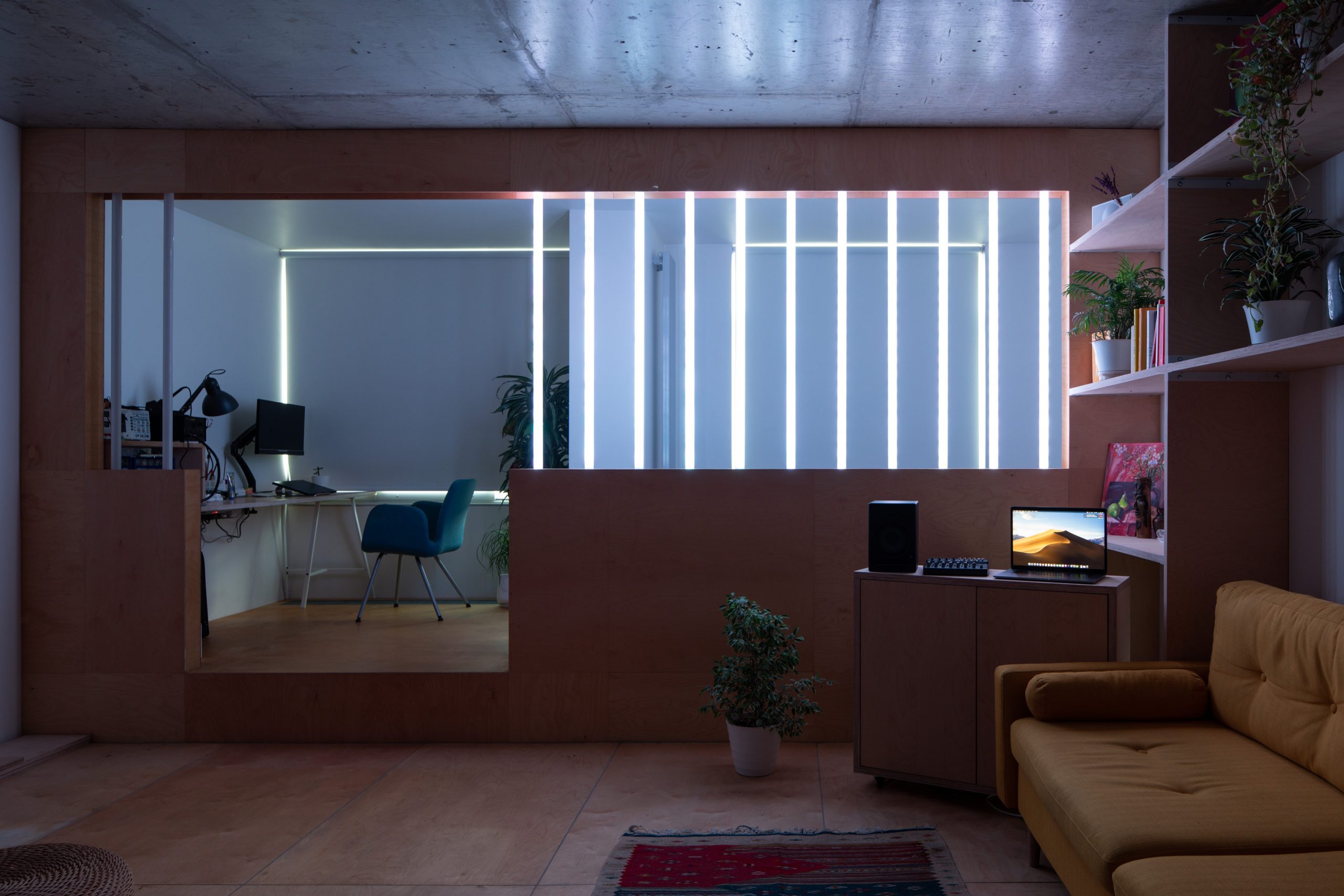 salon avec éclairage LED studio 50m2