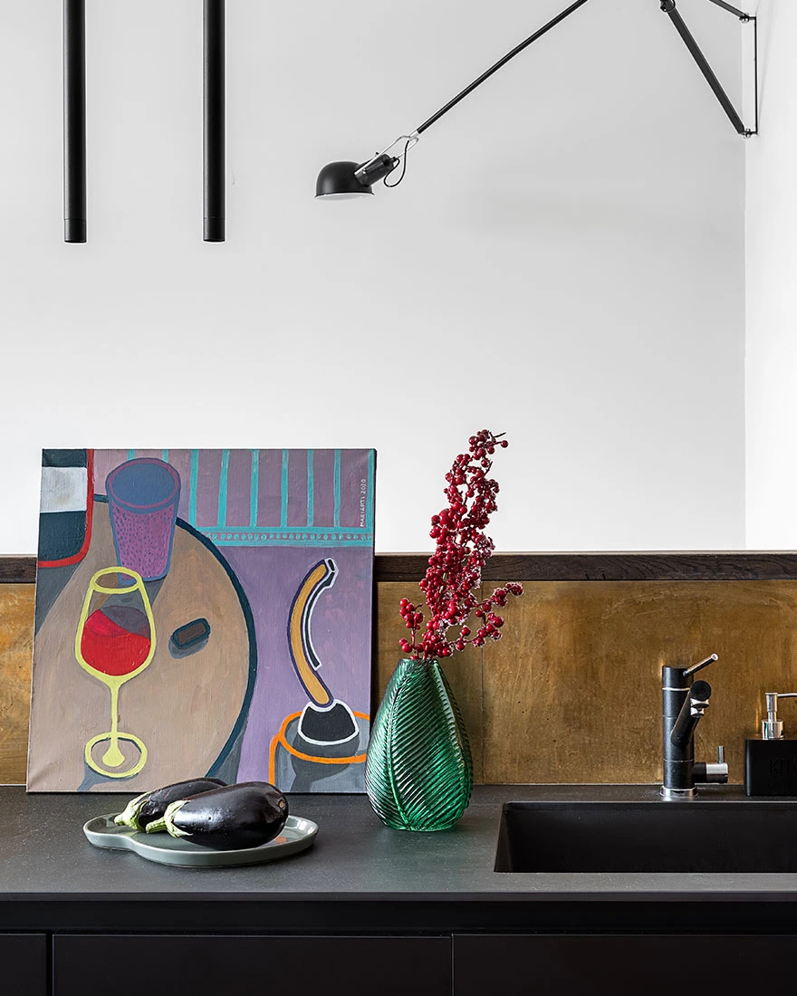 cuisine avec crédence laiton décoration design studio 30m2
