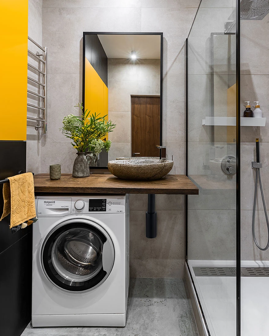 salle de bain grise et jaune décoration design studio 30m2
