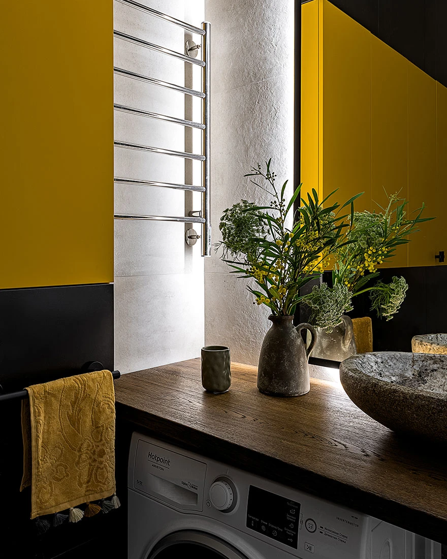 salle de bain grise et jaune décoration design studio 30m2