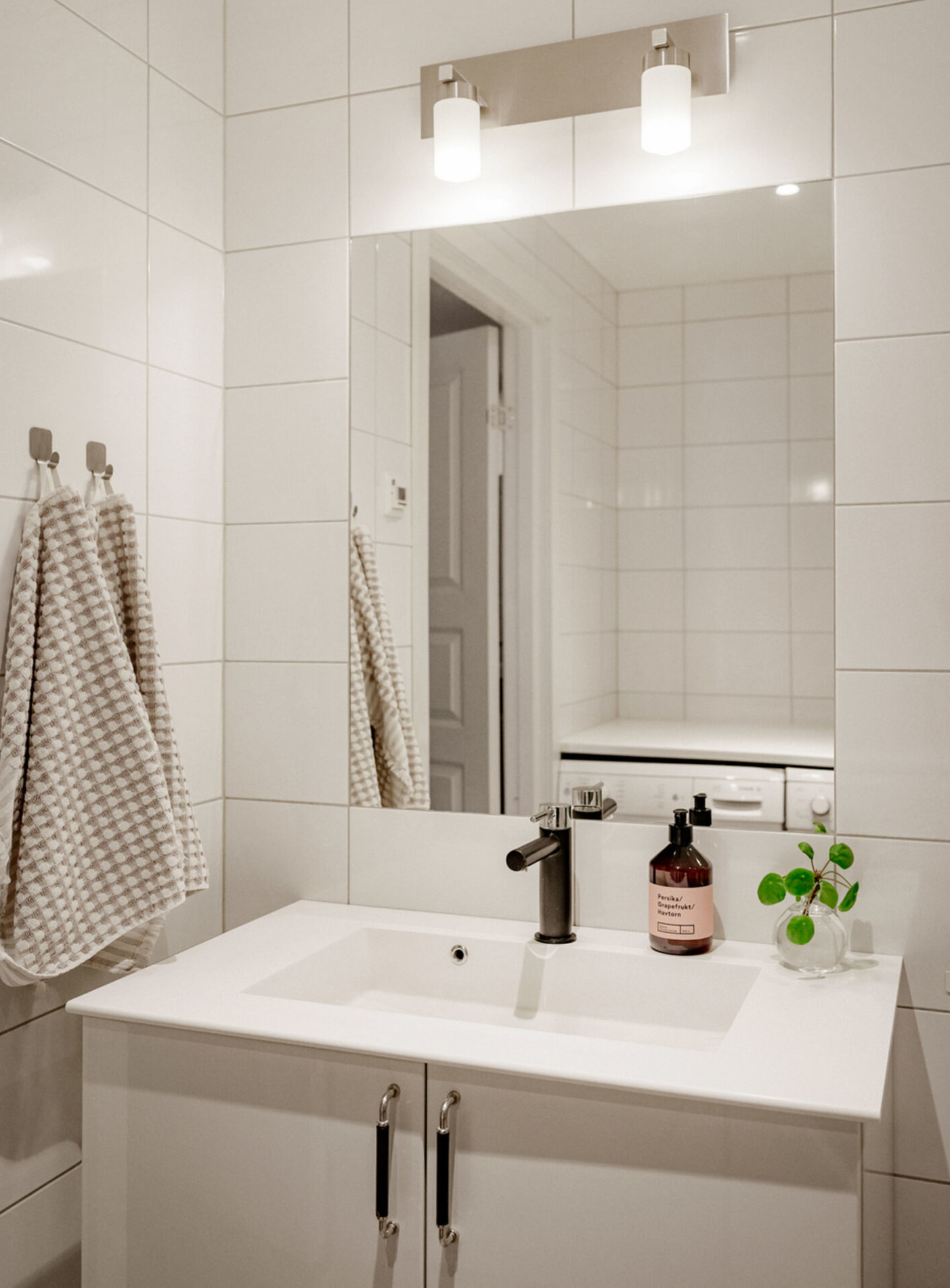 salle de bain blanche