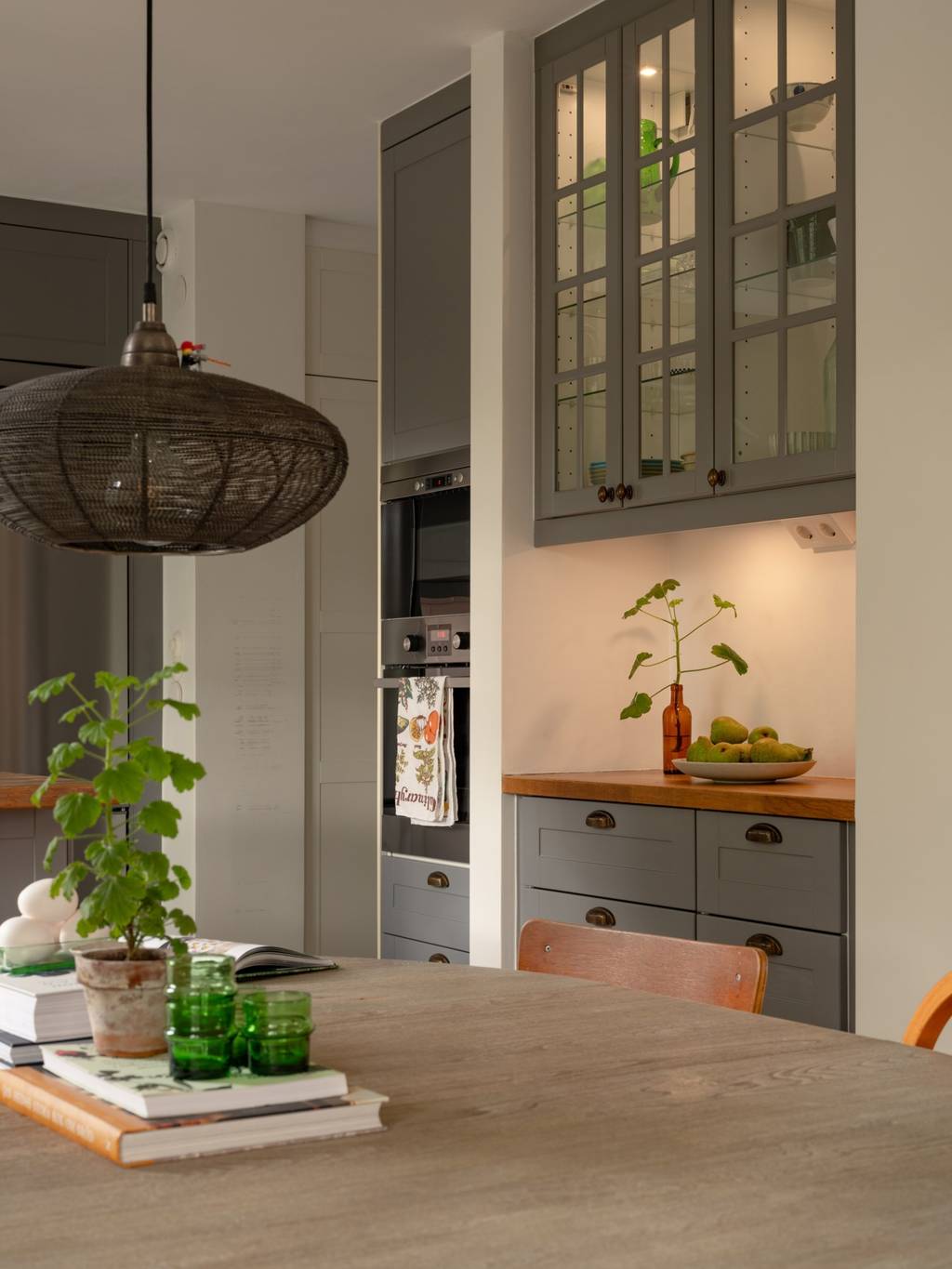 cuisine grise ouverte sur salle à manger décoration vintage et scandinave cuisine grise ouverte sur salle à manger décoration vintage et scandinave