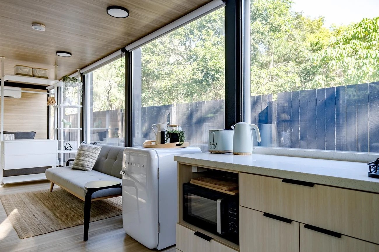 salon et cuisine tiny house vitrée 24m2 Elsewhere salon et cuisine tiny house vitrée 24m2 Elsewhere