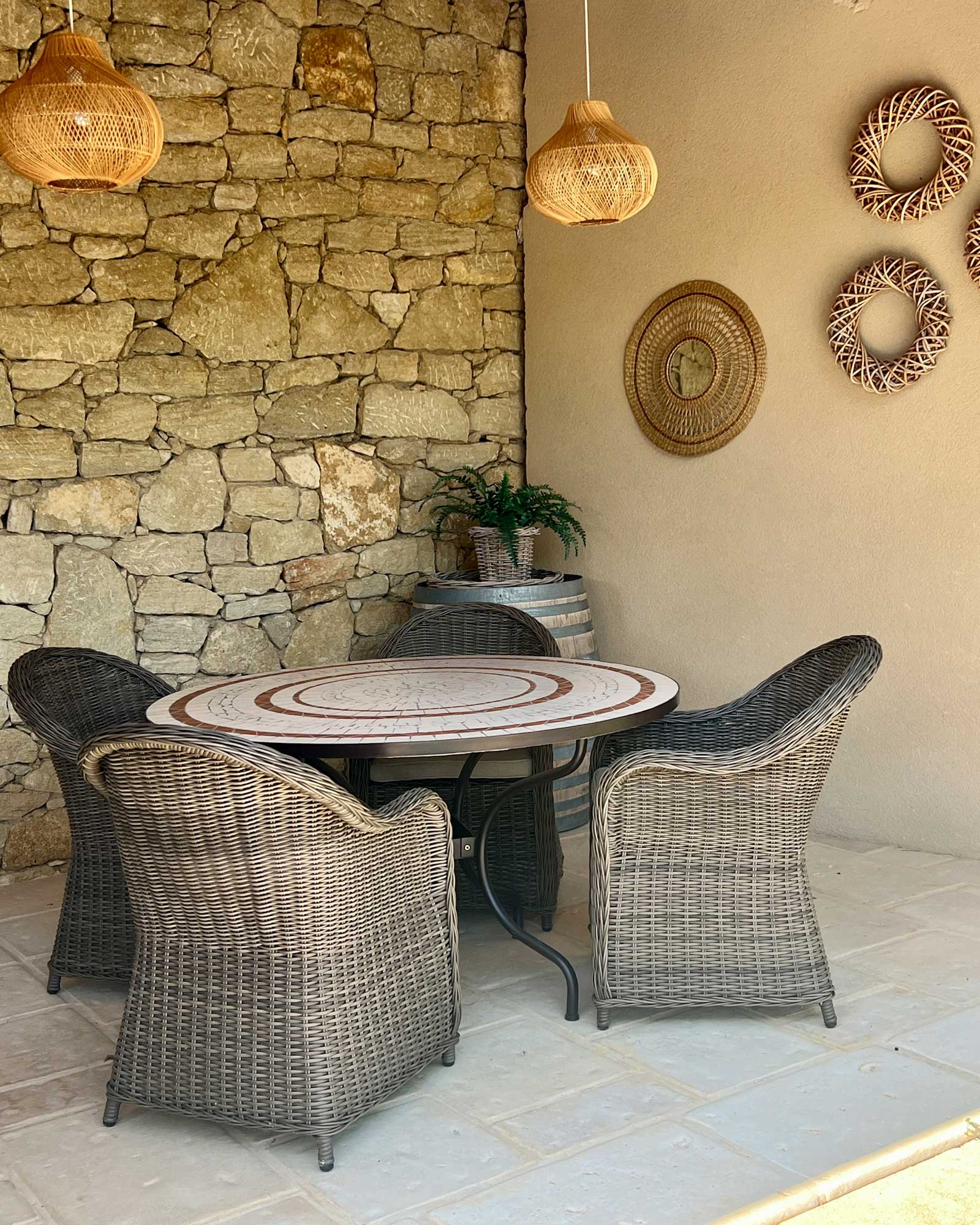 terrasse abritée maison provençale murs pierres terrasse abritée maison provençale murs pierres