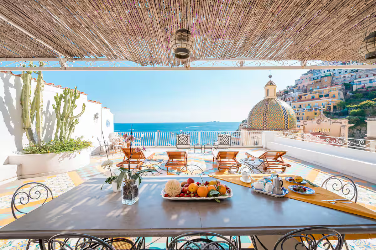 maison ancienne avec terrasse à Positano avec pergola maison ancienne avec terrasse à Positano avec pergola
