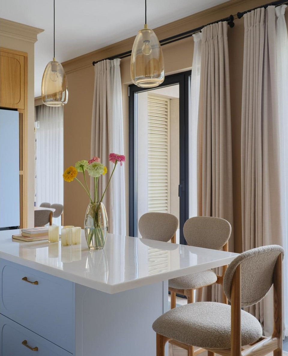 cuisine bleue appartement 100m2 décoration vintage et contemporaine