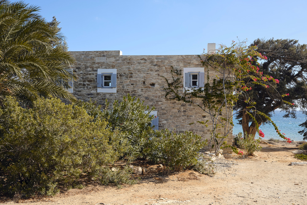 maison de plage en pierres Maison Patitiri Grèce île d maison de plage en pierres Maison Patitiri Grèce île d'Antiparos photo : Giulio Ghirardi