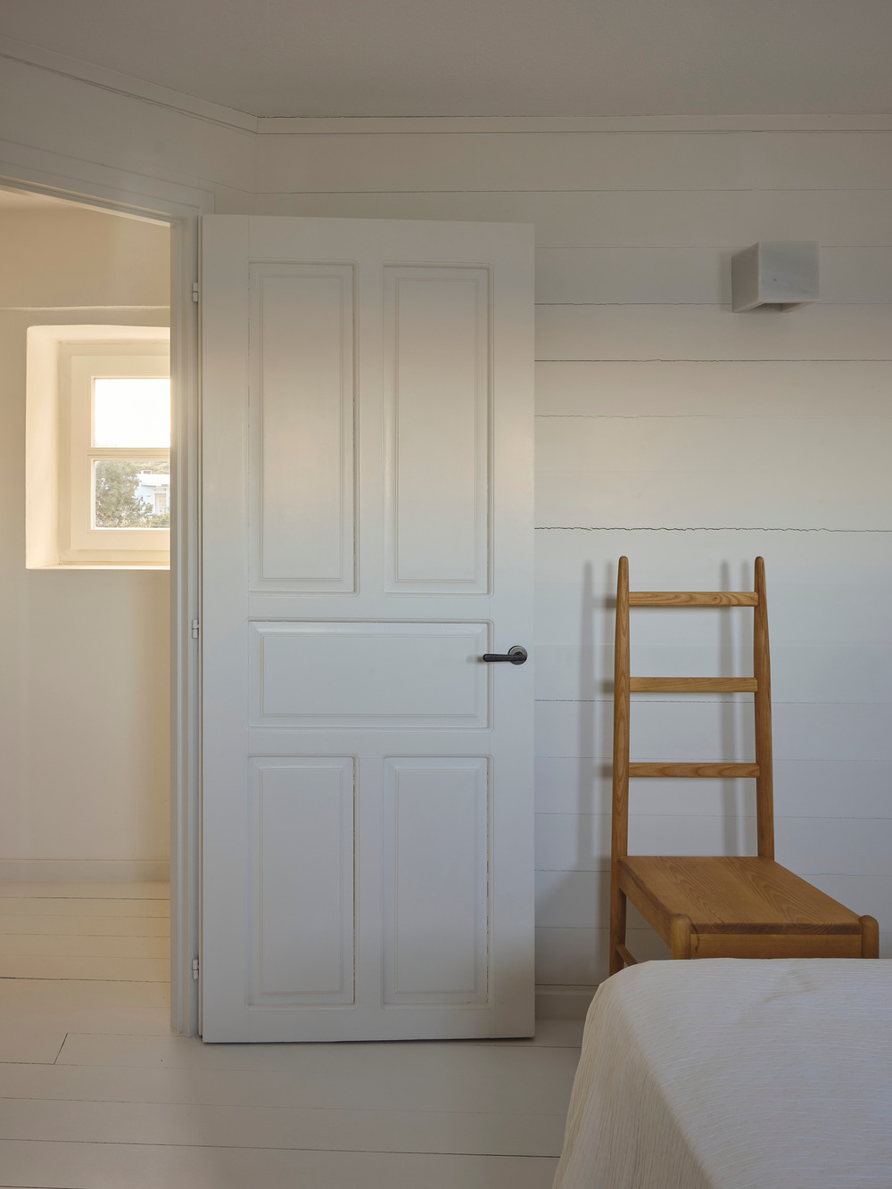 chambre décoration naturelle maison de plage en pierres Maison Patitiri Grèce île d chambre décoration naturelle maison de plage en pierres Maison Patitiri Grèce île d'Antiparos photo : Giulio Ghirardi