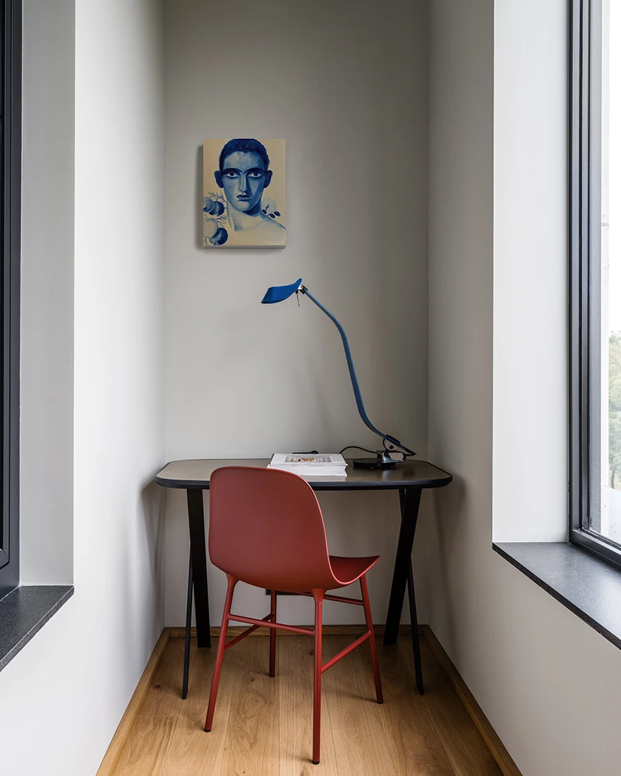 espace bureau sur loggia fermée studio 45m2 décoration design grise espace bureau sur loggia fermée studio 45m2 décoration design grise