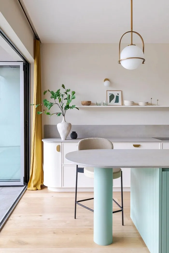 cuisine Art Déco moderne et familiale décoration colorée maison Londres Notting Hill cuisine Art Déco moderne et familiale décoration colorée maison Londres Notting Hill