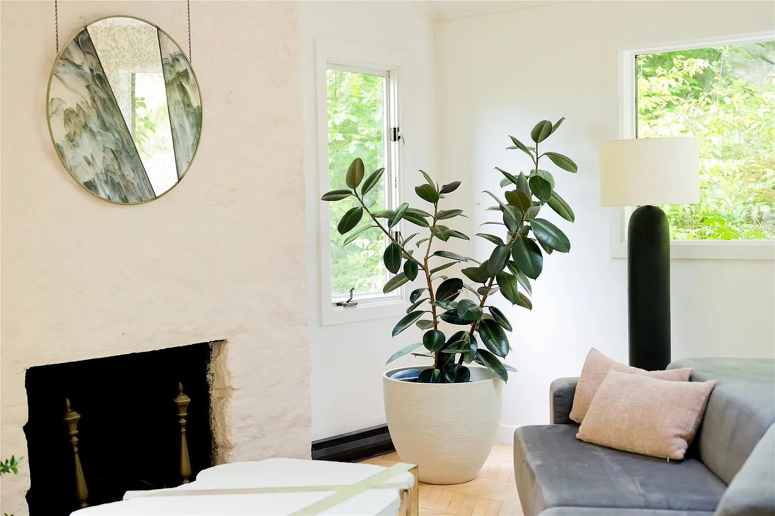 salon avec cheminée décoration design