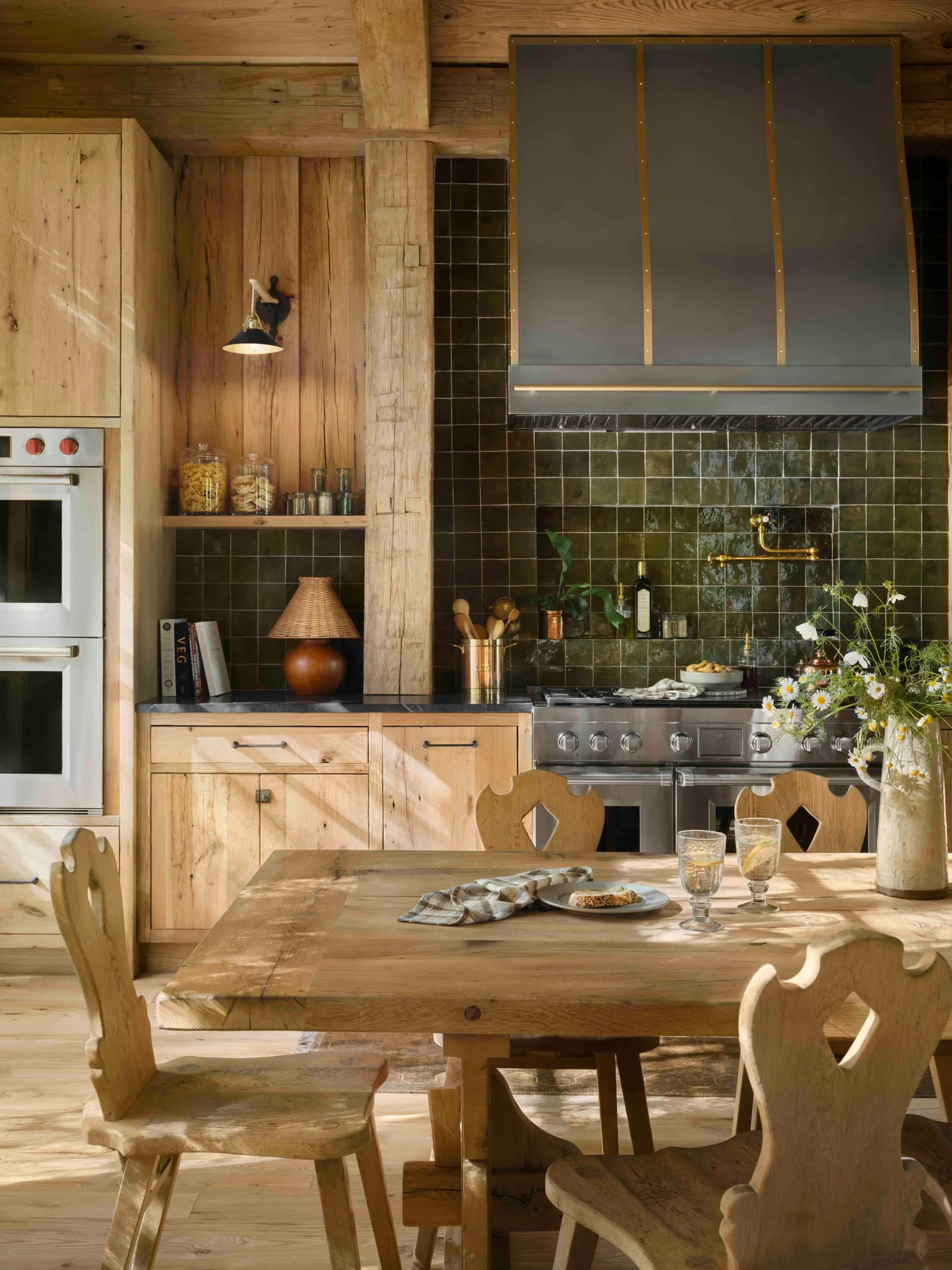 cuisine rustique chic maison en bois Joanna et Chip Gaines dans les Rocheuses