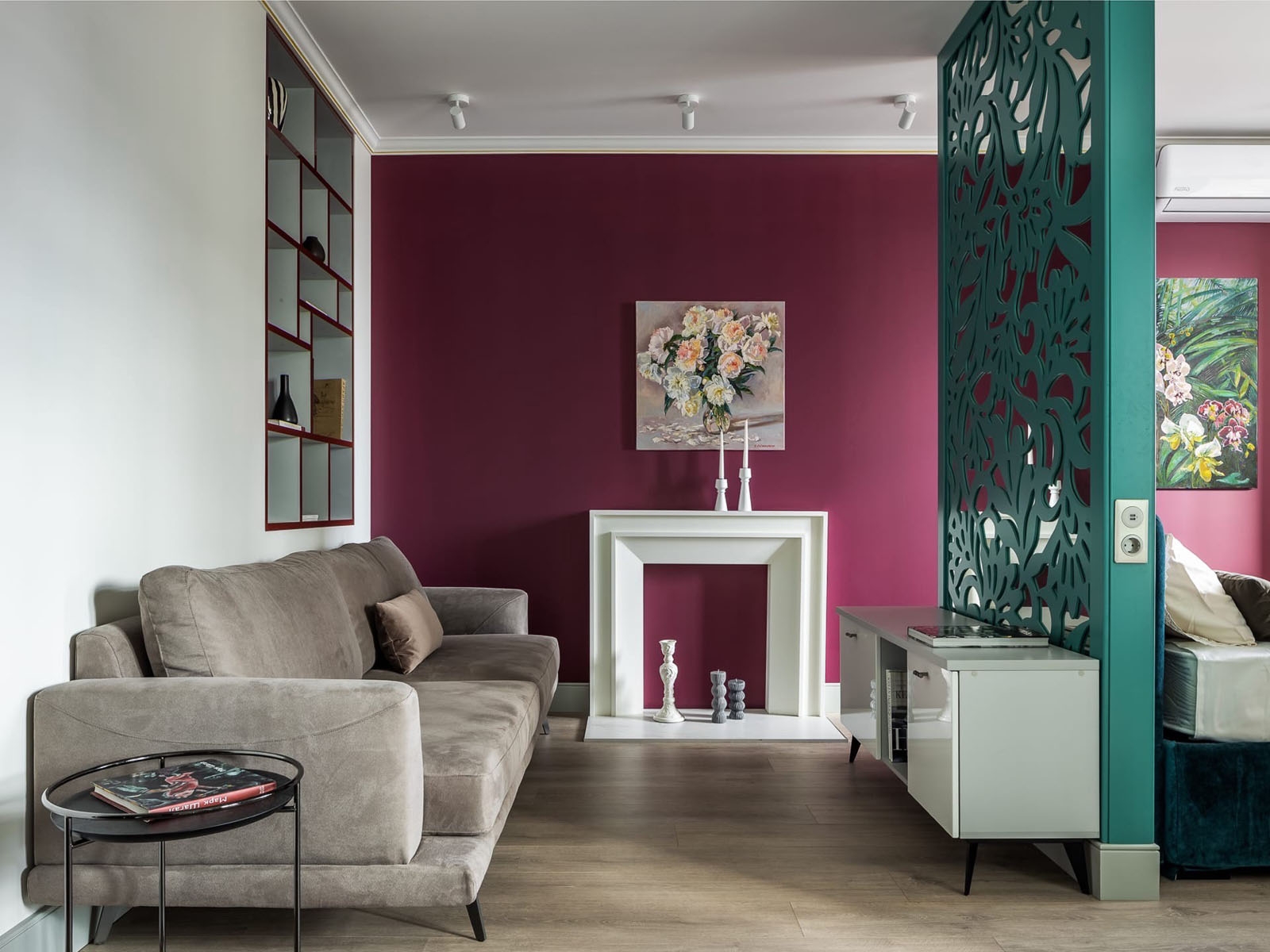 salon et espace chambre studio 43m2 décoration maximaliste et colorée salon et espace chambre studio 43m2 décoration maximaliste et colorée