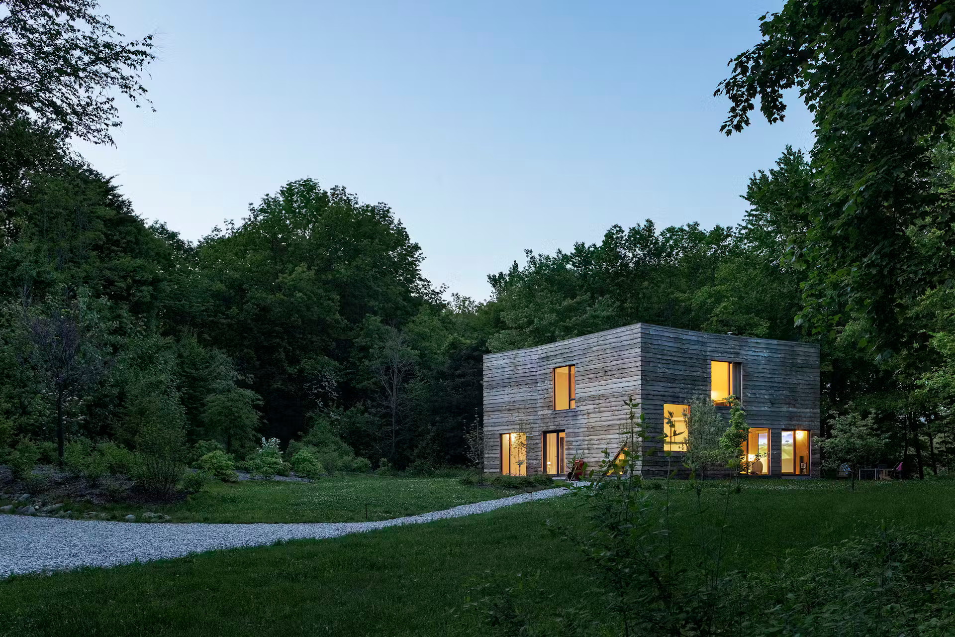 grande maison préfabriquée en bois