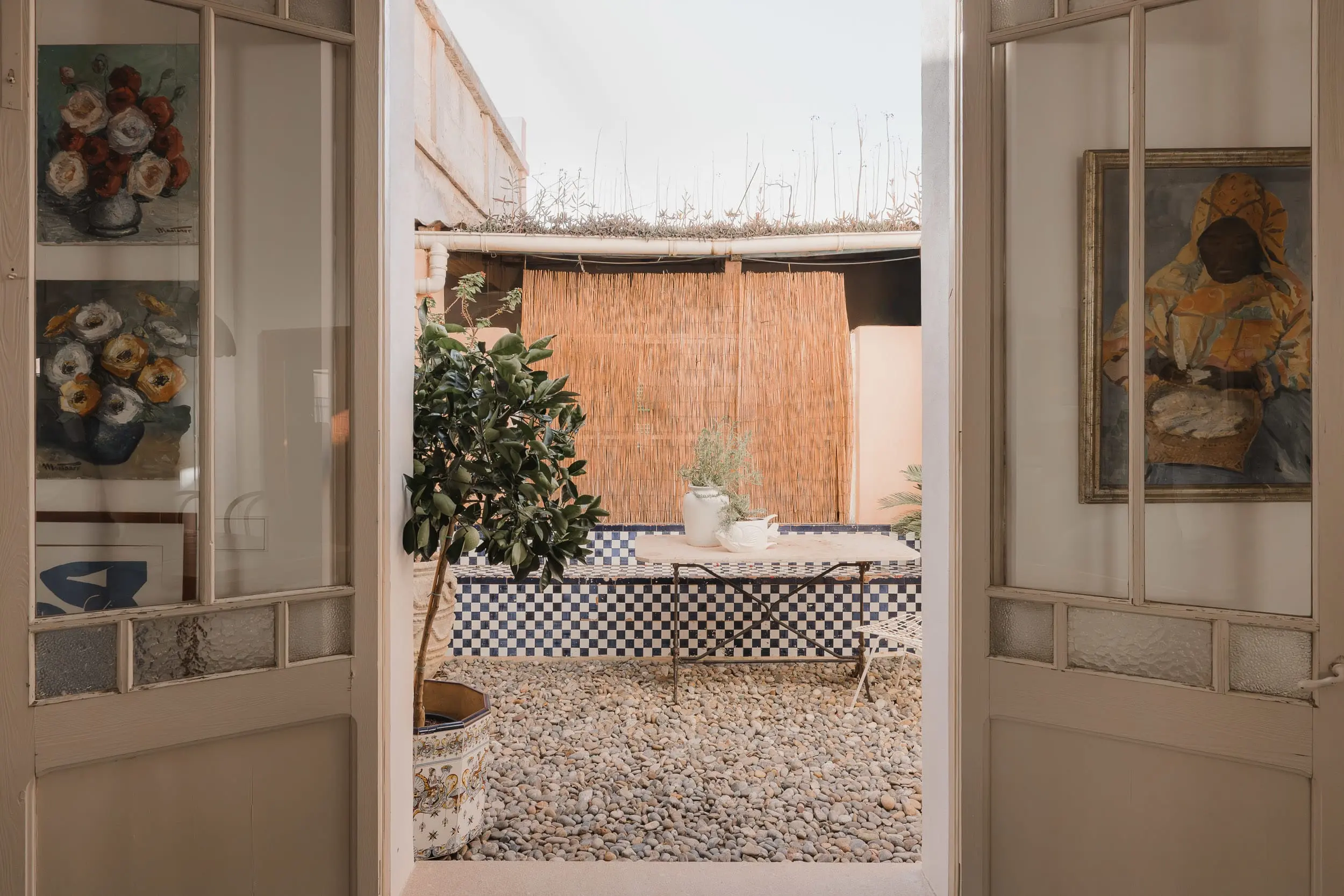 patio avec gravier maison décoration vintage et rustique Casa Coral Majorque patio avec gravier maison décoration vintage et rustique Casa Coral Majorque
