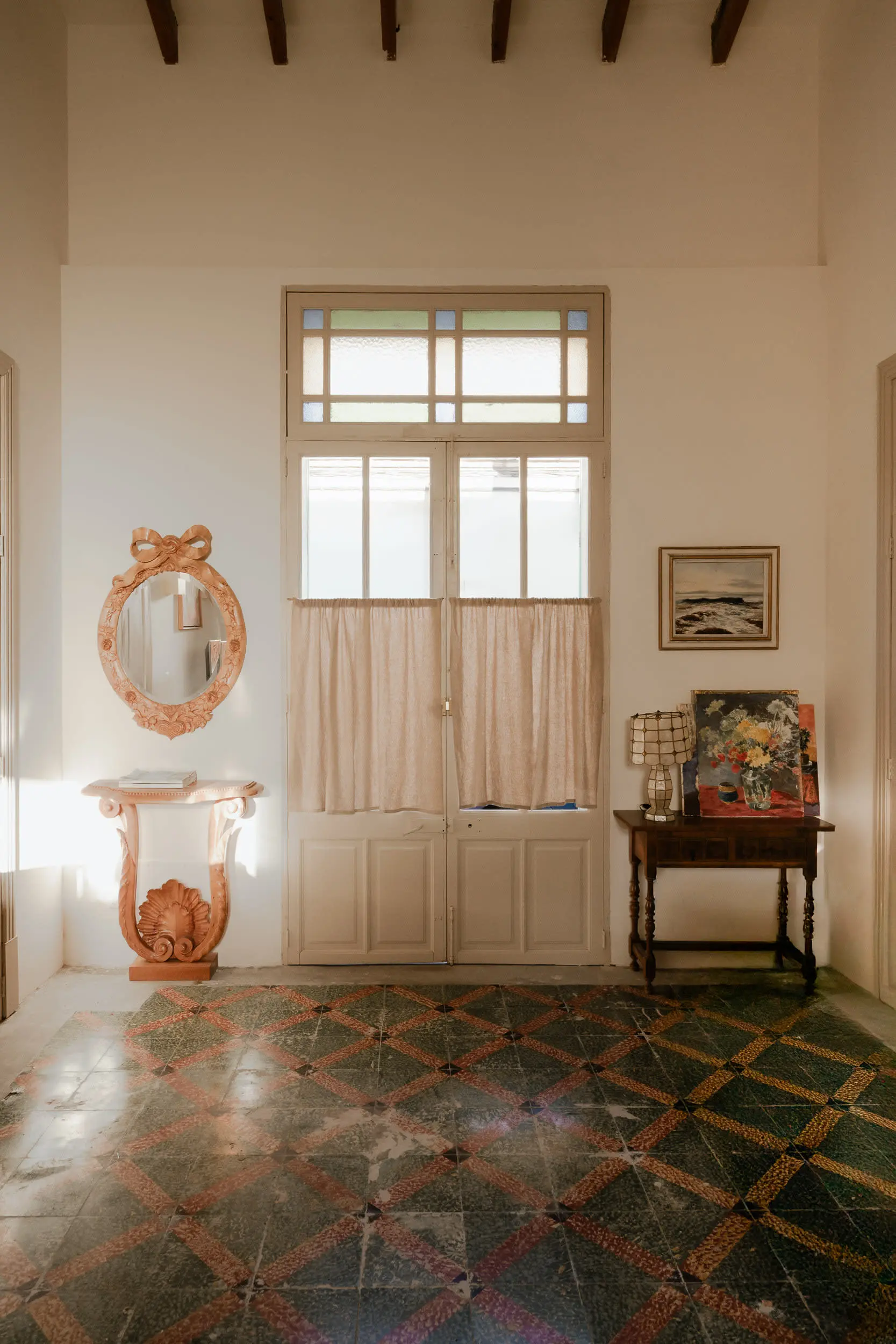 entrée avec carrelage ancien décoration vintage et rustique Casa Coral Majorque entrée avec carrelage ancien décoration vintage et rustique Casa Coral Majorque