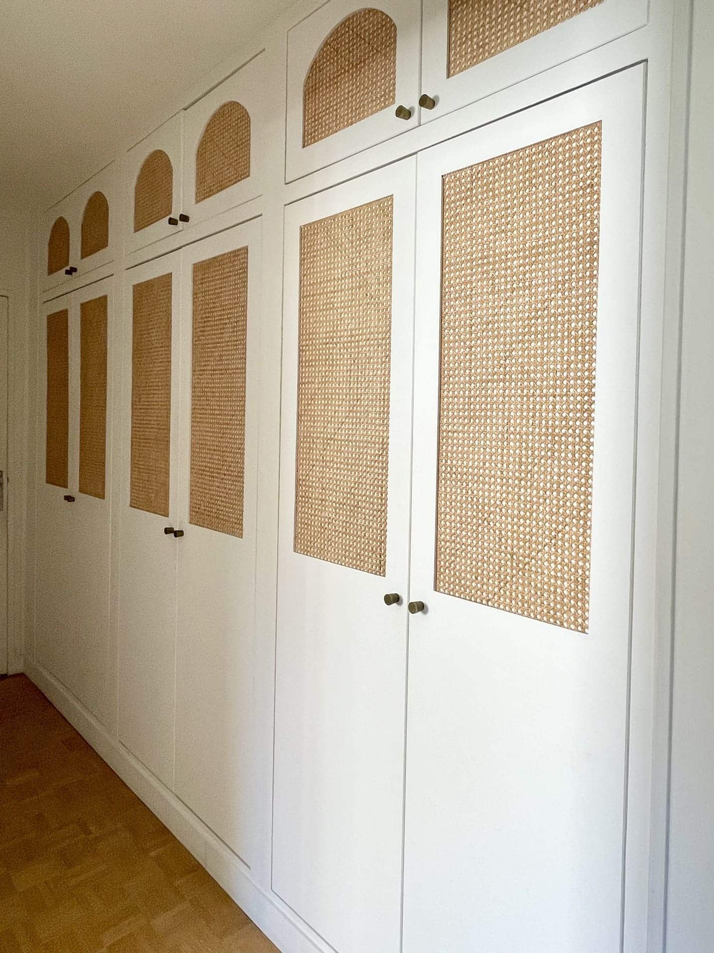 dressing portes cannage décoration contemporaine appartement Paris Happy Pog ©Charlotte Gille dressing portes cannage décoration contemporaine appartement Paris Happy Pog ©Charlotte Gille