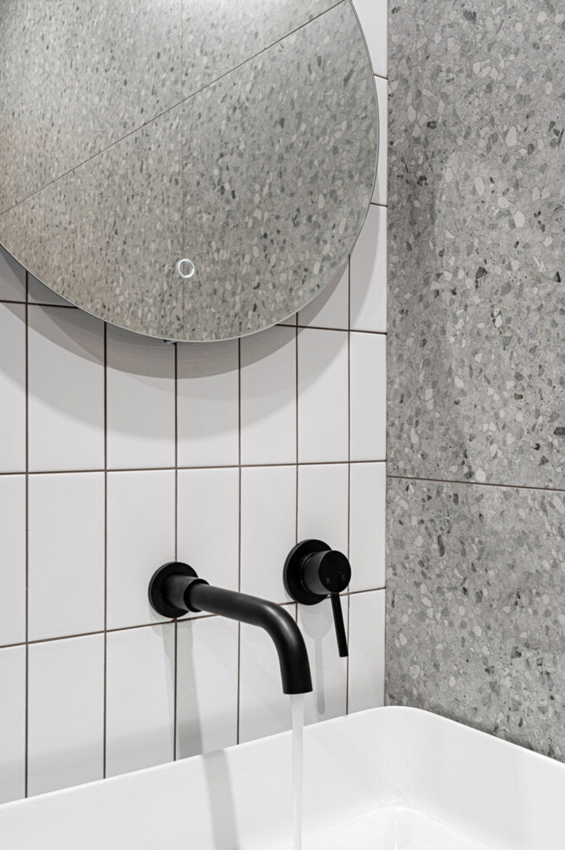 salle de bain design terrazzo gris studio 20m2