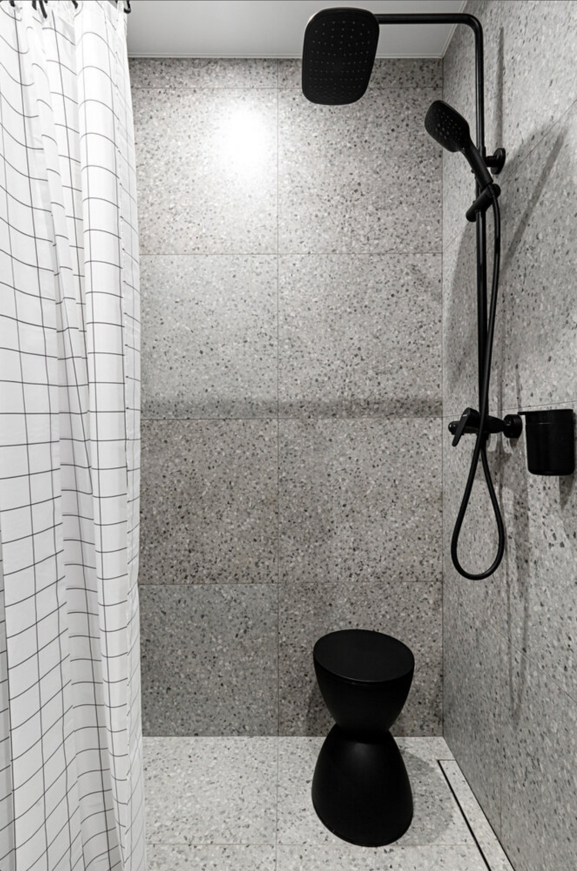 salle de bain terrazzo gris studio 20m2
