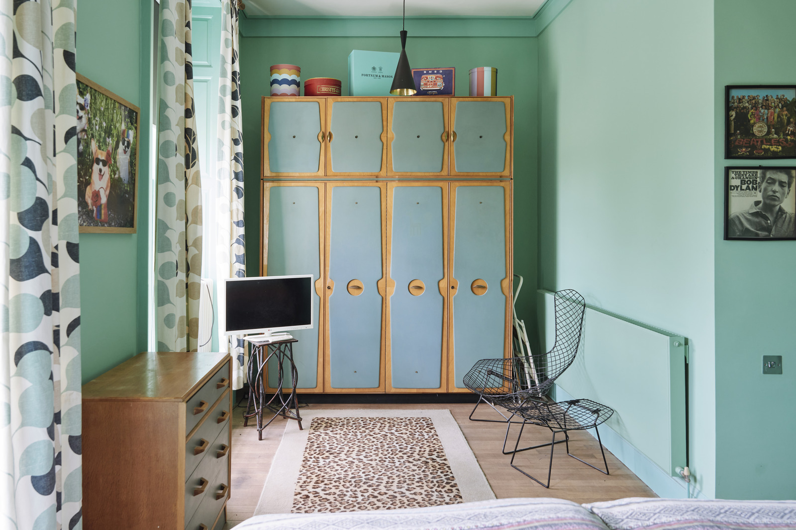 chambre vert turquoise appartement ancien décoration colorée chambre vert turquoise appartement ancien décoration colorée