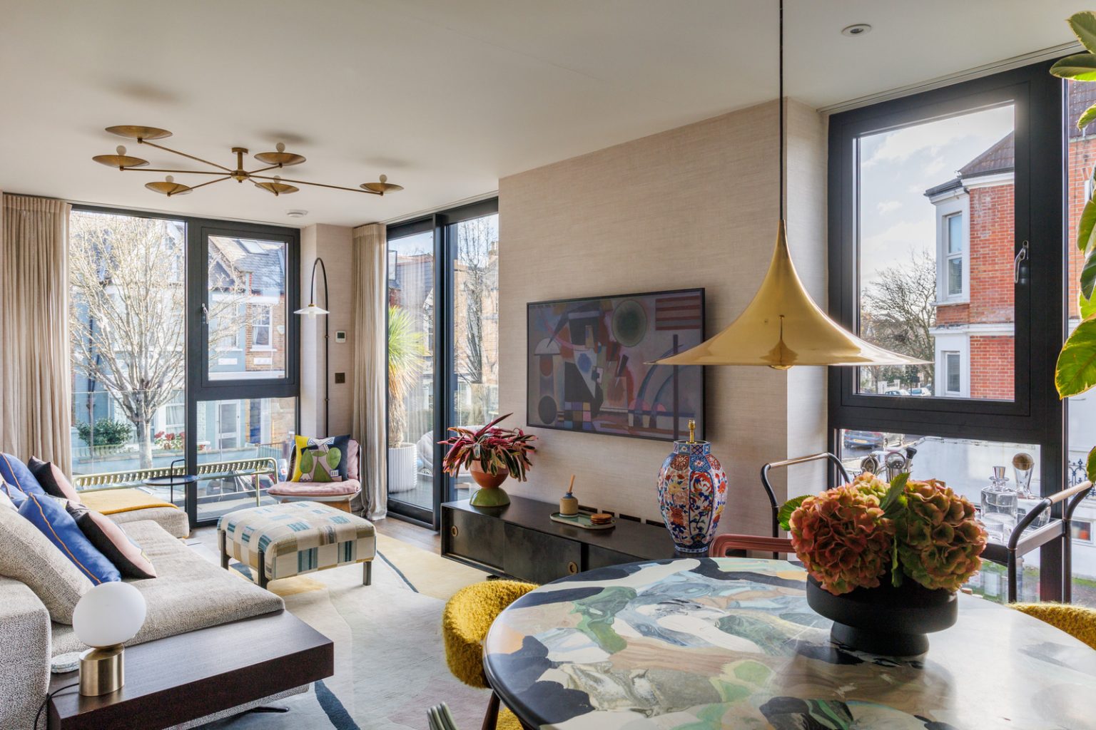 salon et salle à manger trois-pièces design de 66m2 décoration colorée par architecte salon et salle à manger trois-pièces design de 66m2 décoration colorée par architecte