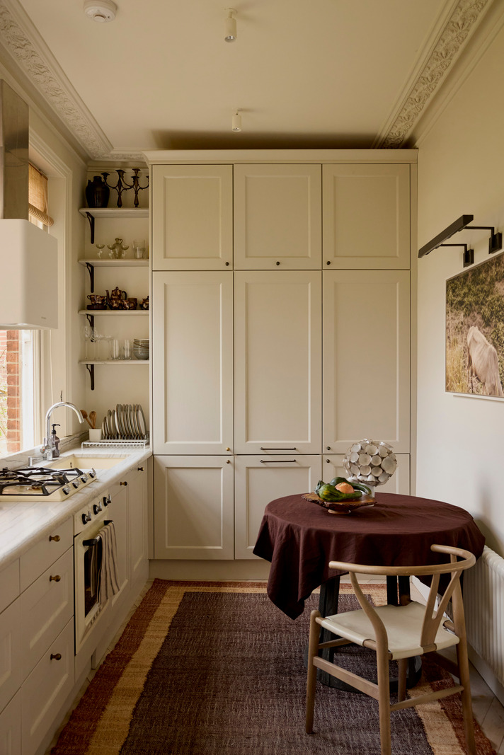 cuisine style shaker décoration contemporaine appartement ancien et victorien de 67m2 à Londres