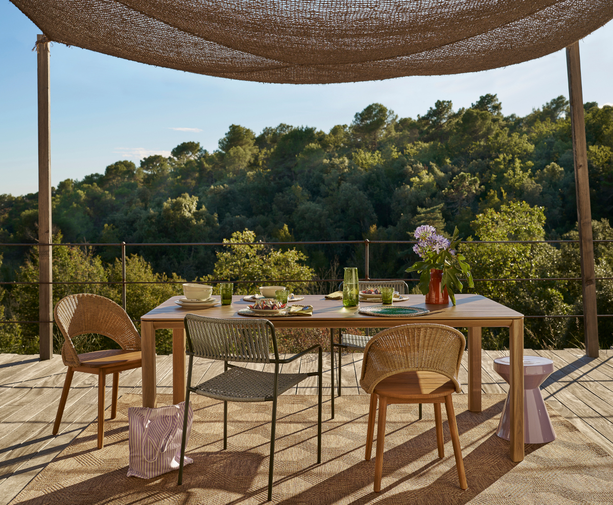 terrasse avec voile d'ombrage vue nature Catalogue La Redoute Intérieurs 2026 collection Outdoor