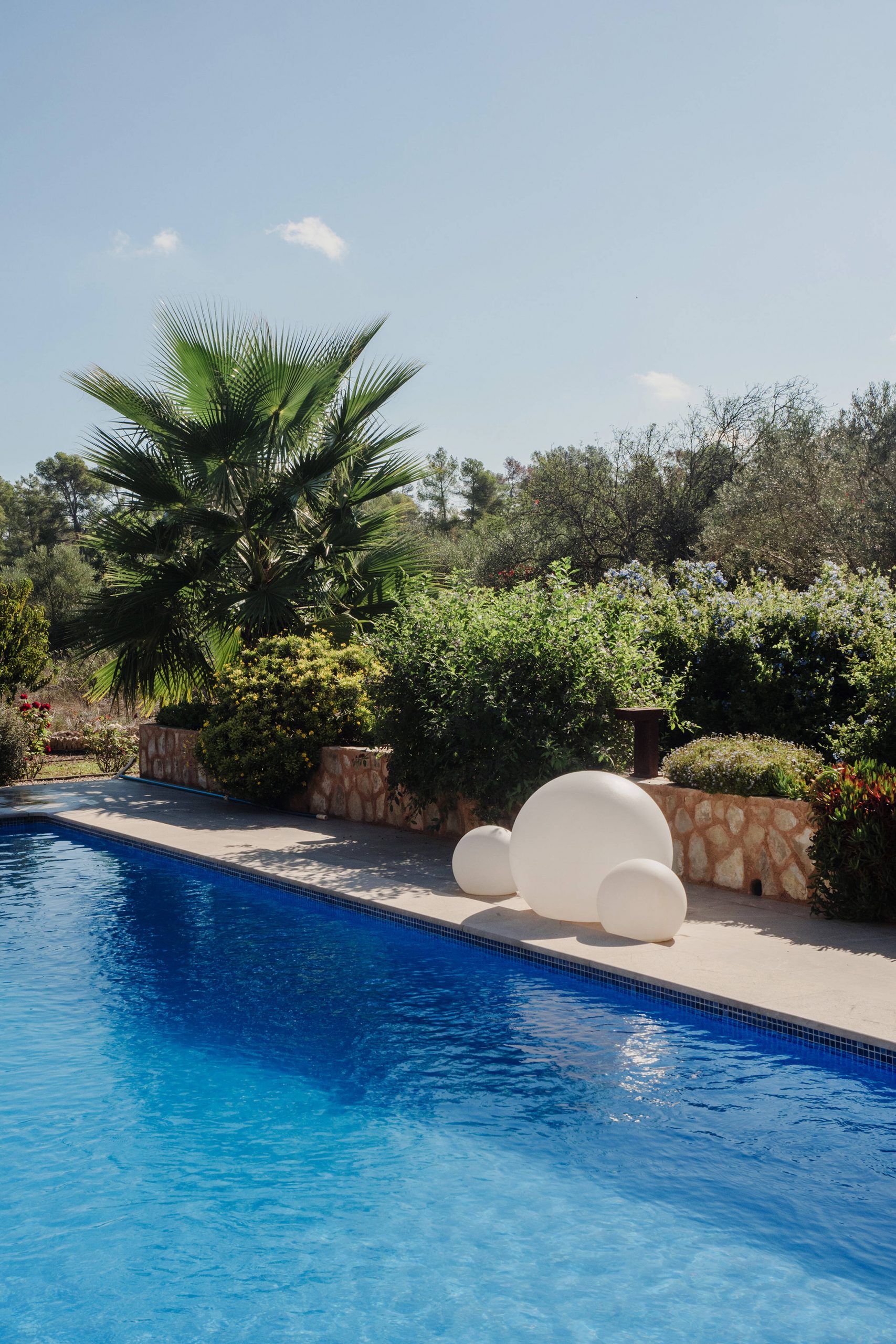 jardin maison en pierres avec piscine Majorque jardin maison en pierres avec piscine Majorque