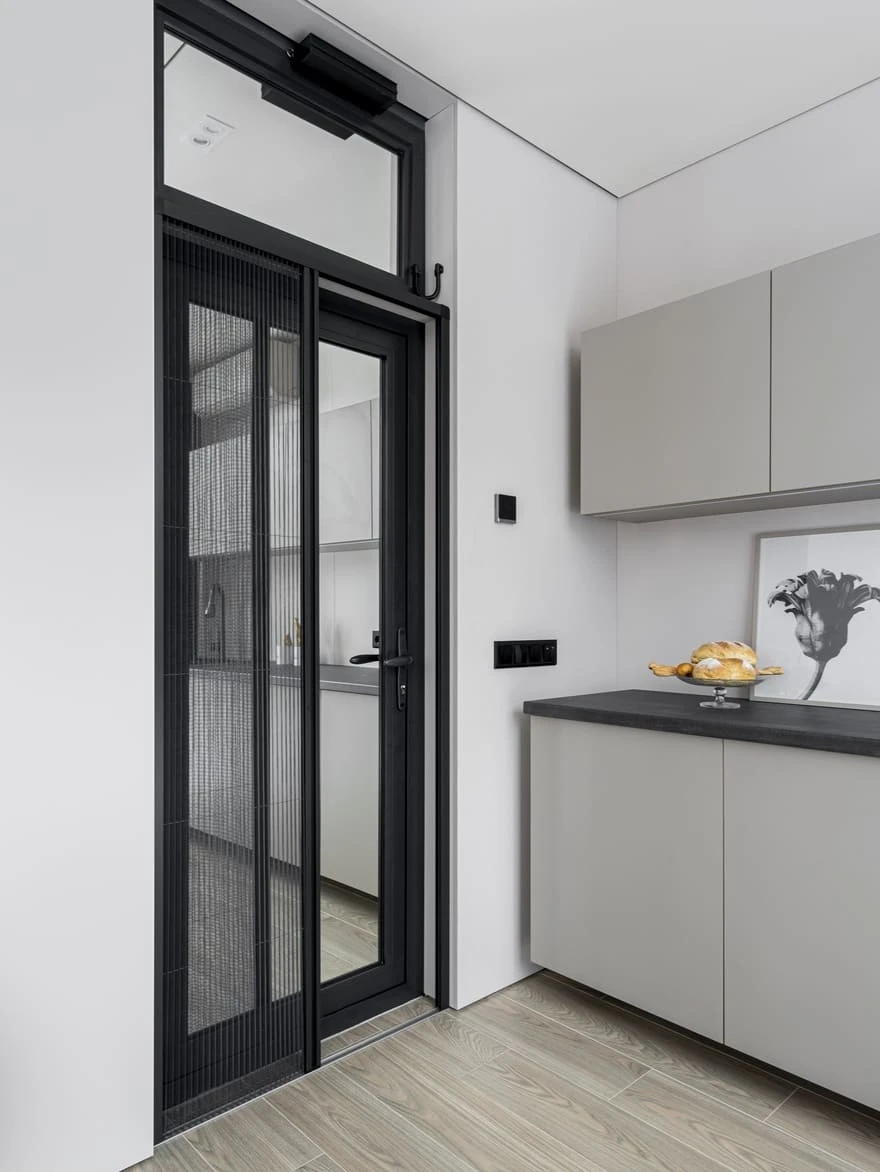 cuisine décoration design grise petite maison miroir de 36m2 cuisine décoration design grise petite maison miroir de 36m2