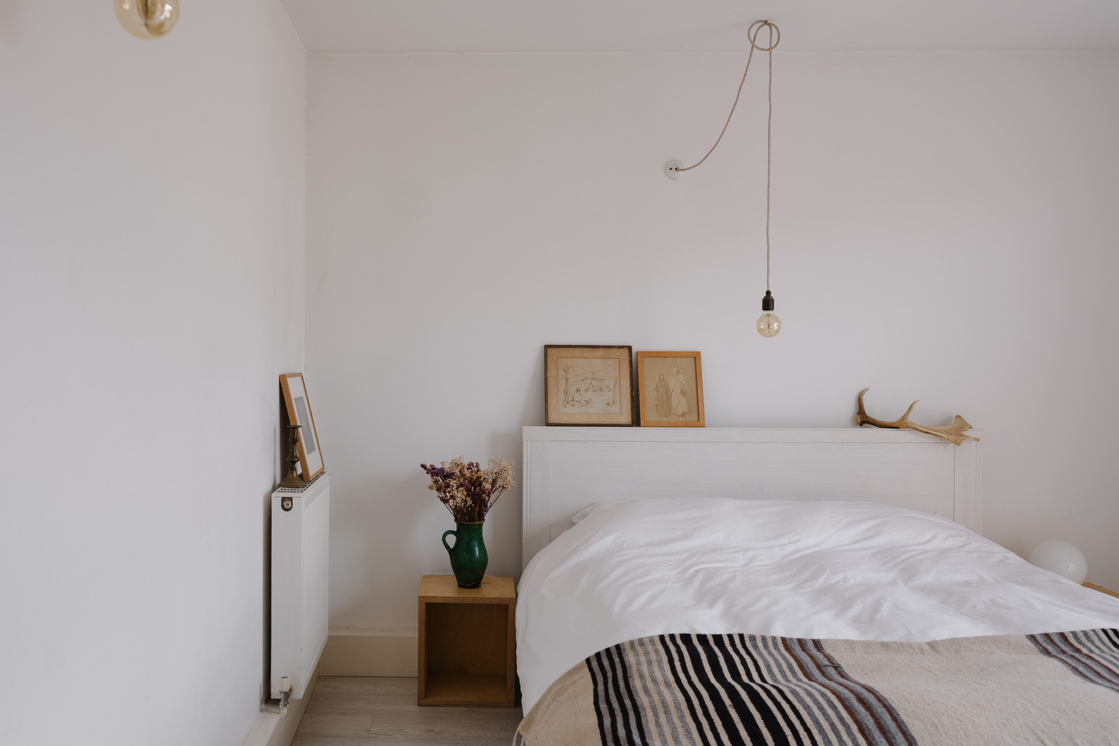 chambre décoration naturelle et neutre appartement 63m2 Londres