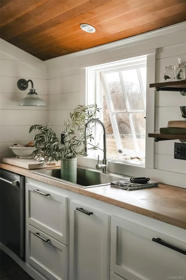cuisine blanche plafond bois décoration naturelle cuisine blanche plafond bois décoration naturelle