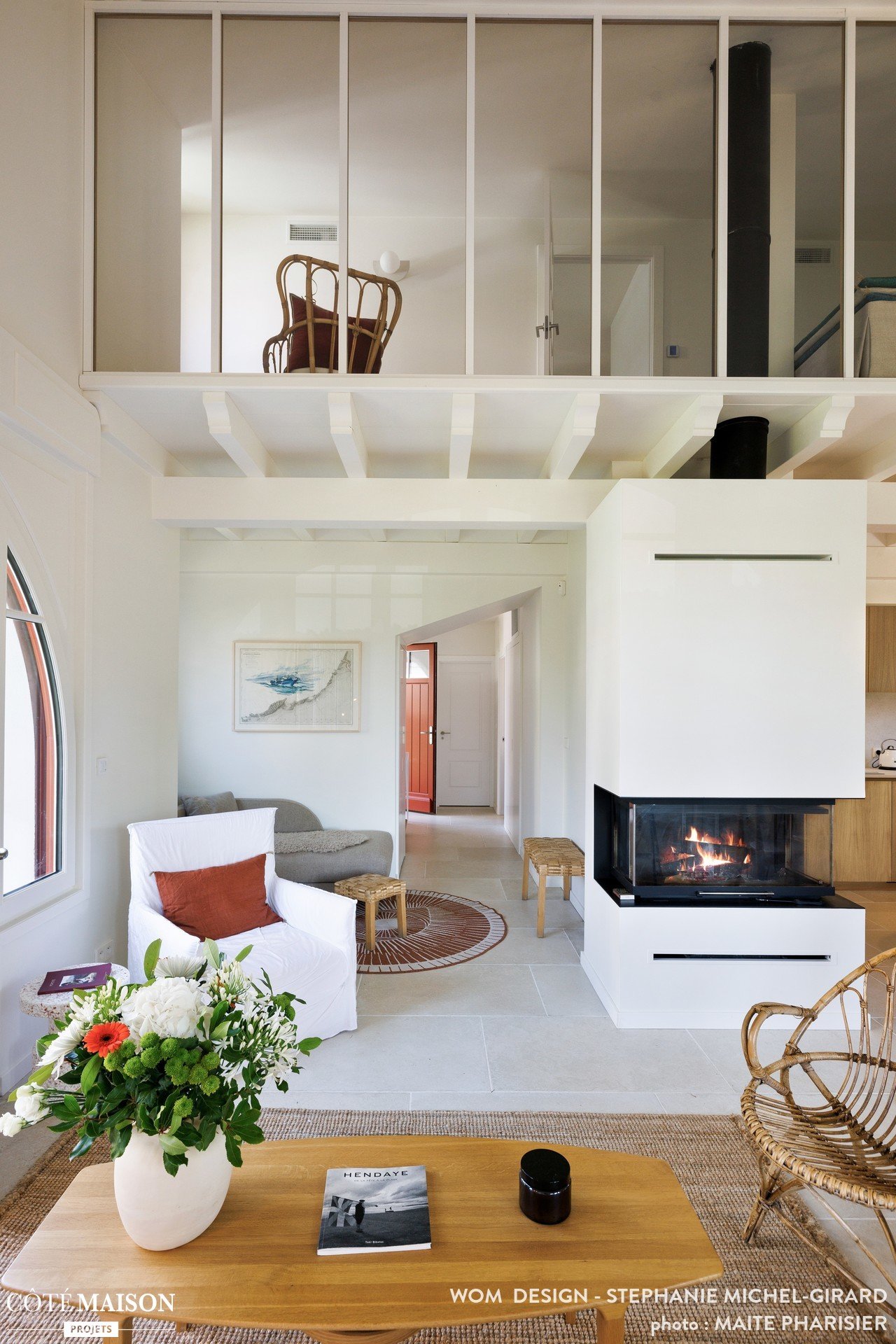 salon décoration contemporaine avec cheminée maison rénovée Pays Basque salon décoration contemporaine avec cheminée maison rénovée Pays Basque