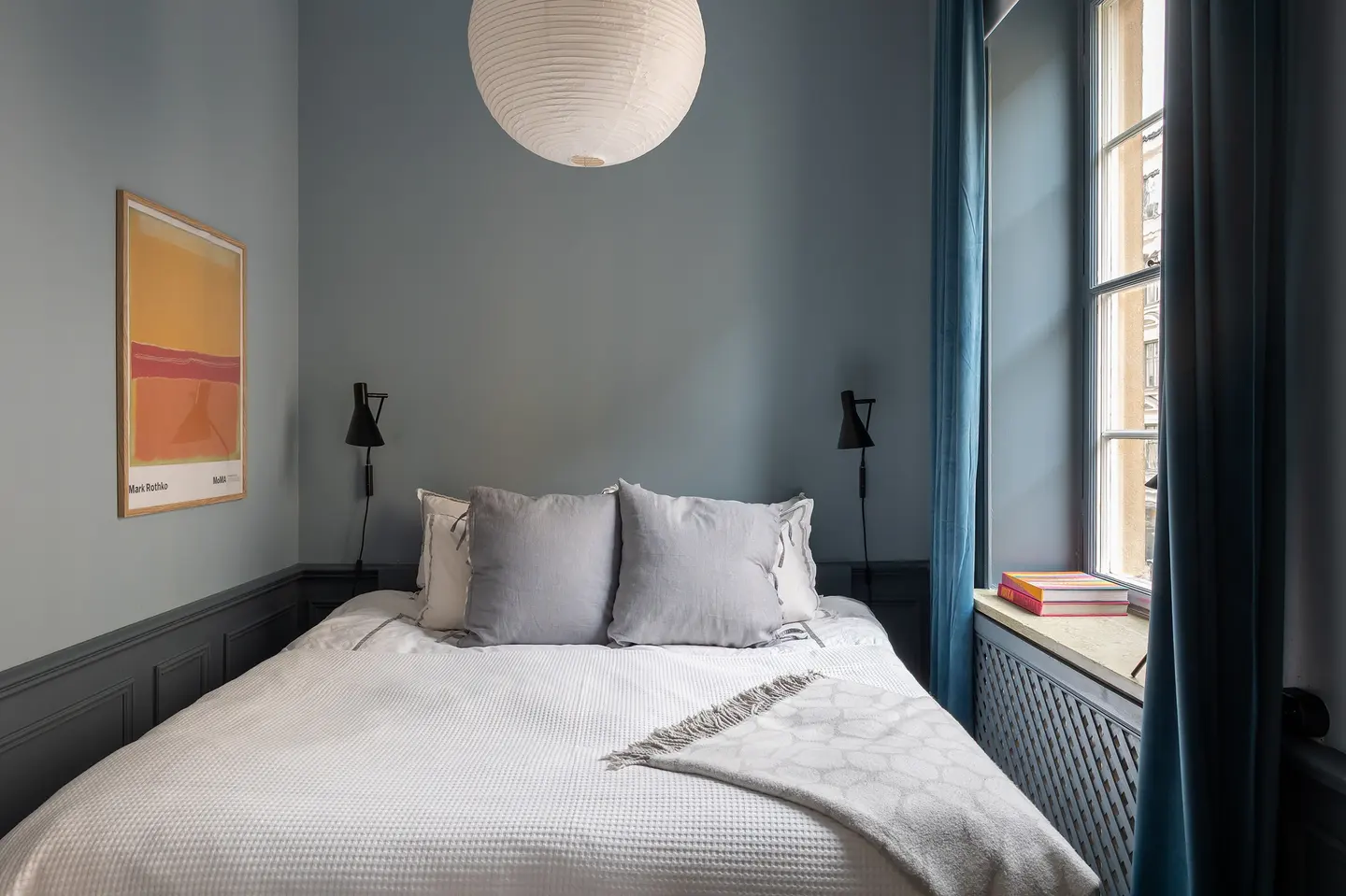 chambre murs bleus gris appartement 54m2 décoration scandinave