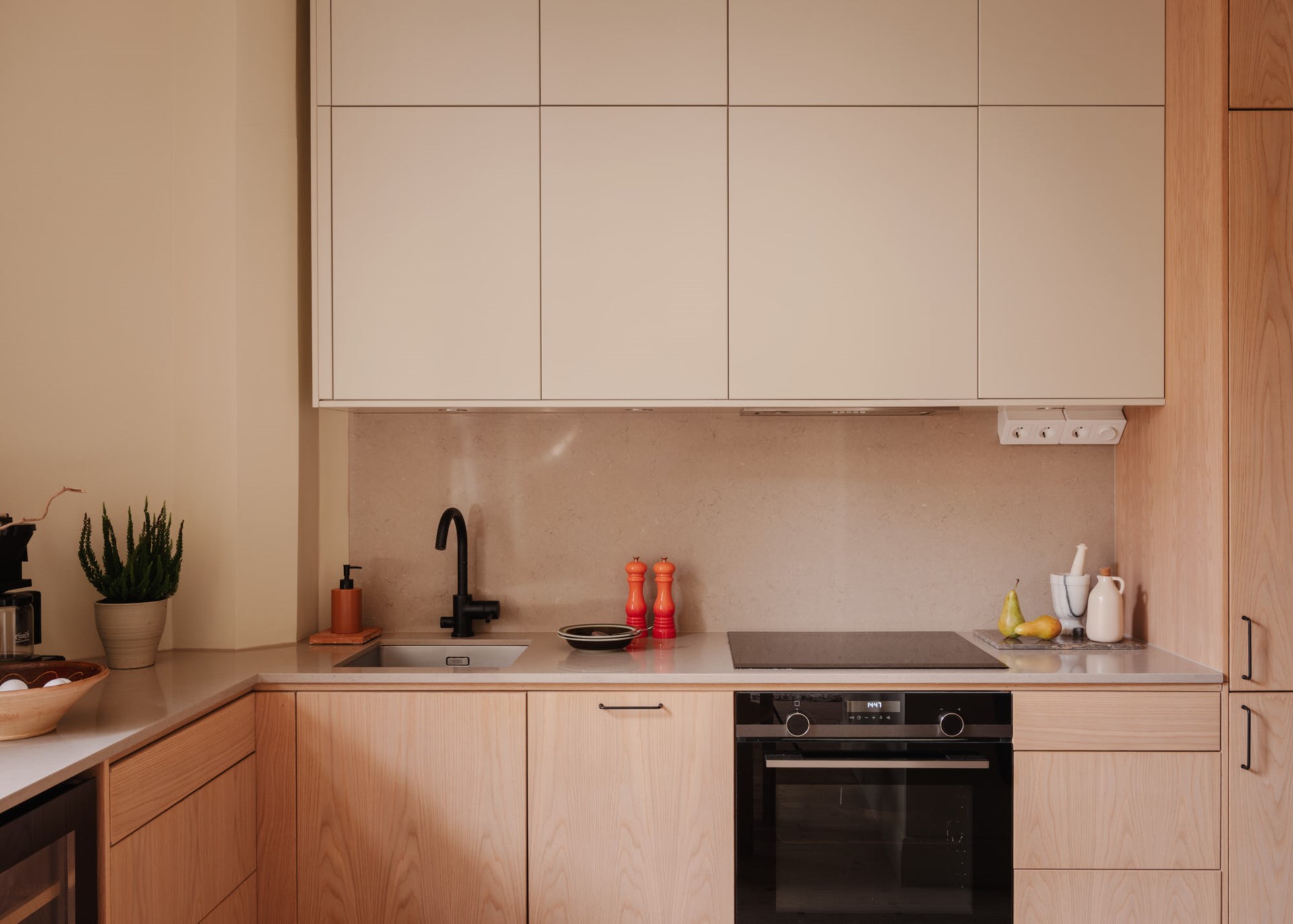 cuisine bois et beige design appartement 43m2