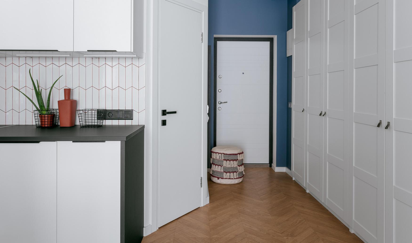 entrée et cuisine studio 30m2 avec verrière