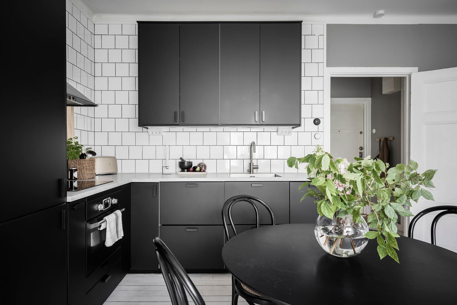 cuisine ouverte deux-pièces 40m2 décoration monochrome scandinave cuisine ouverte deux-pièces 40m2 décoration monochrome scandinave